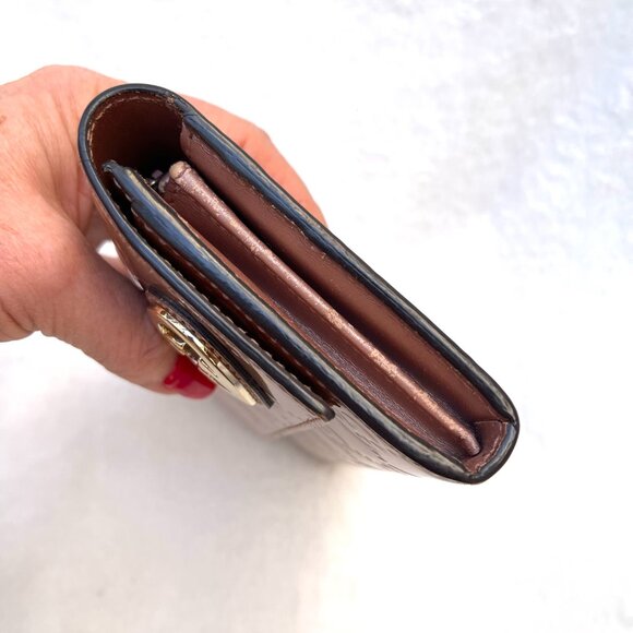 Gucci Guccisma pearlized GG Patent Leather Bifold Long Wallet in Rose beige - Picture 11 of 16